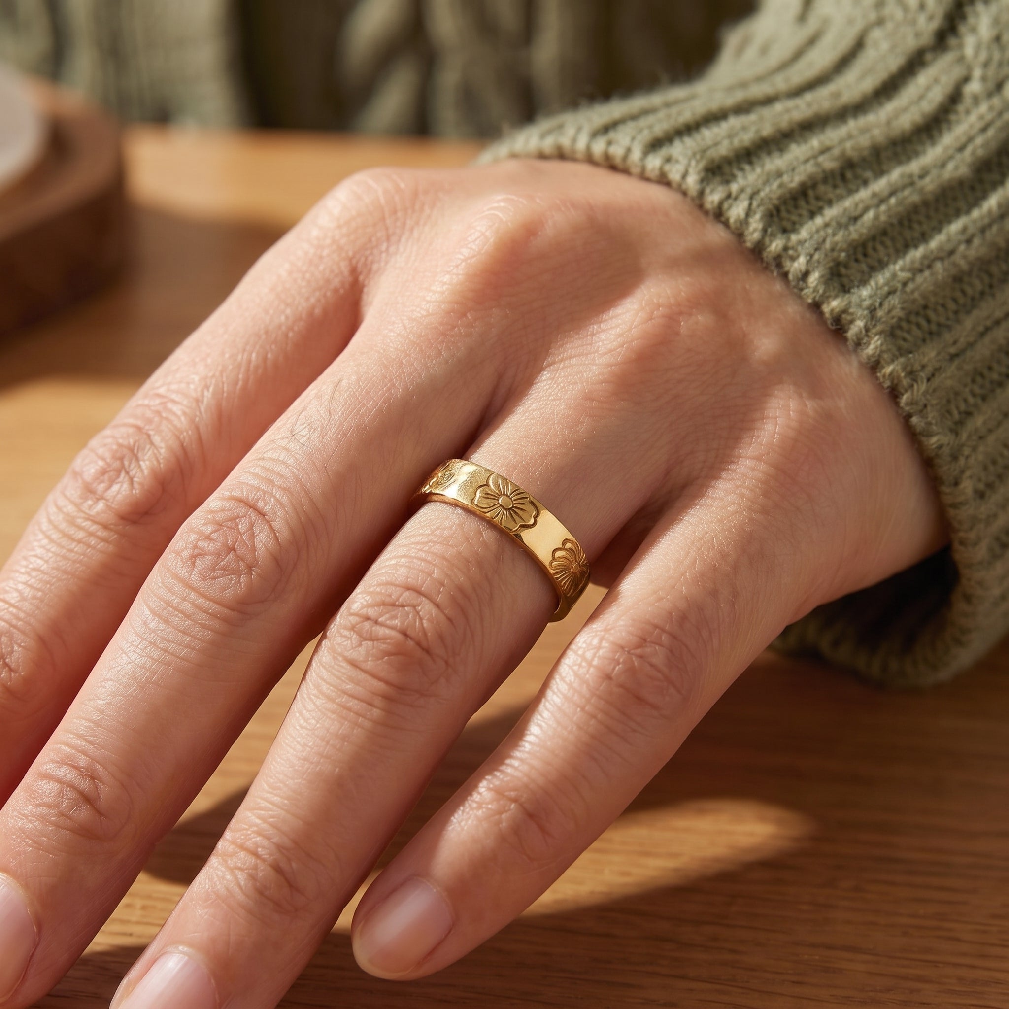 Kişiye Özel Doğum Çiçeği İşlemeli Gümüş Yüzük LuvianaJewelry