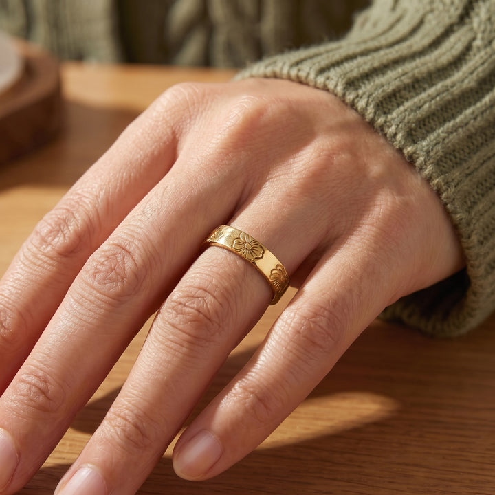 Kişiye Özel Doğum Çiçeği İşlemeli Gümüş Yüzük LuvianaJewelry