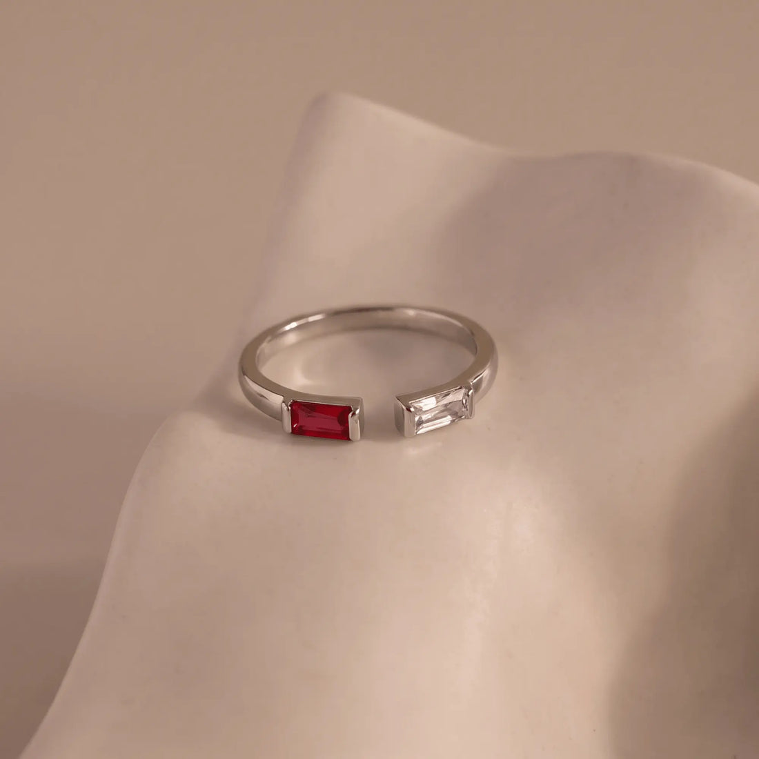 Sevgiliye Özel İki Taşlı Baget Doğum Taşı Yüzüğü (Rose Gold / Altın / Gümüş) LuvianaJewelry