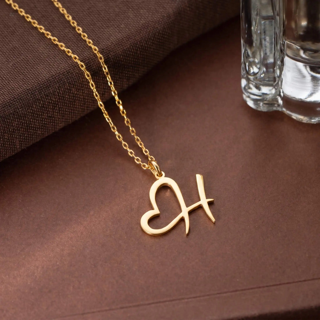 Kalp Detaylı 925 Ayar Gümüş Harf Kolye LuvianaJewelry