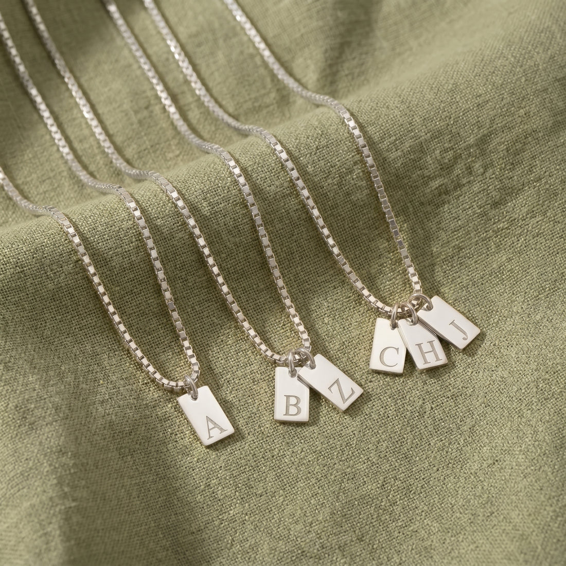 Kişiye Özel Gümüş Plaka Harf Kolye LuvianaJewelry