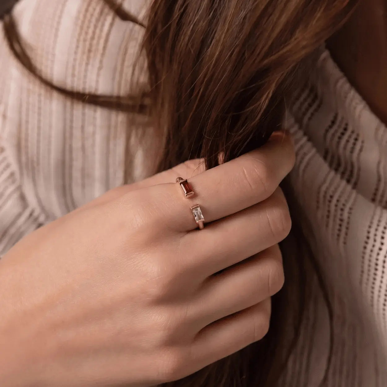 Sevgiliye Özel İki Taşlı Baget Doğum Taşı Yüzüğü (Rose Gold / Altın / Gümüş) LuvianaJewelry