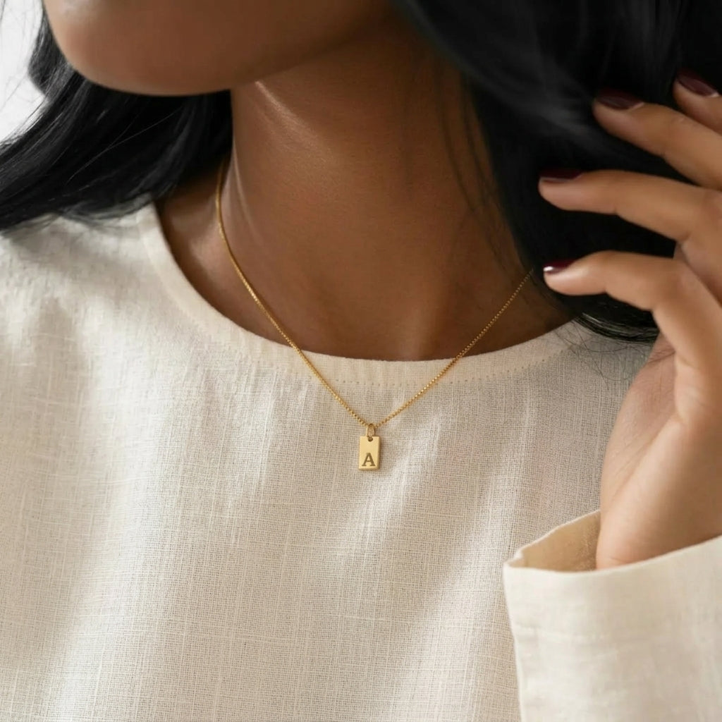 Kişiye Özel Gümüş Plaka Harf Kolye LuvianaJewelry