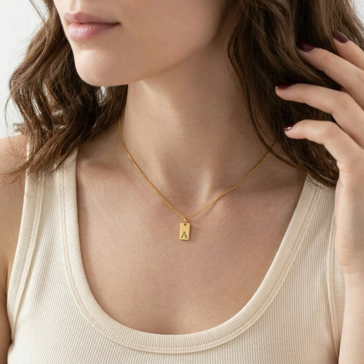 Kişiye Özel Gümüş Plaka Harf Kolye LuvianaJewelry