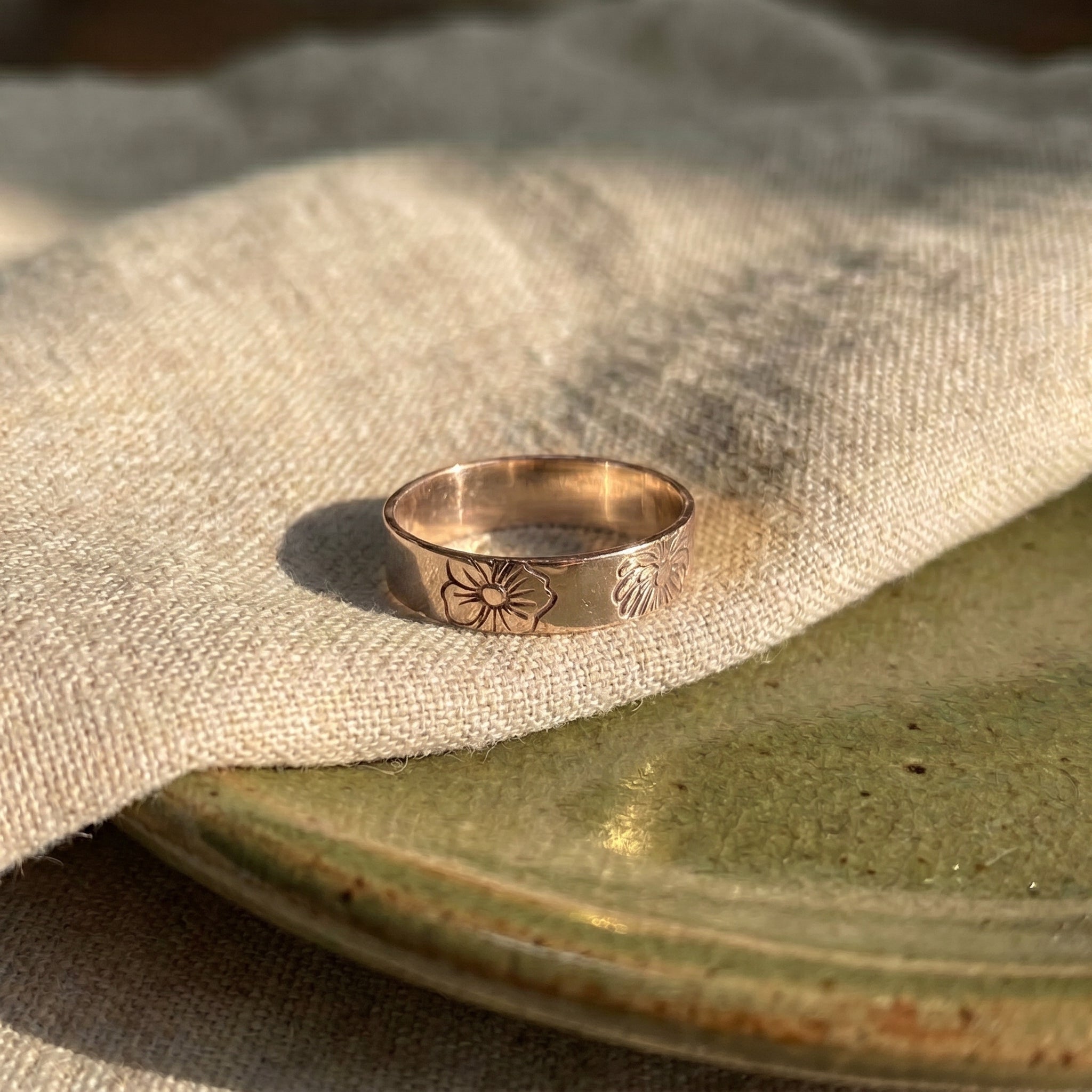 Kişiye Özel Doğum Çiçeği İşlemeli Gümüş Yüzük LuvianaJewelry