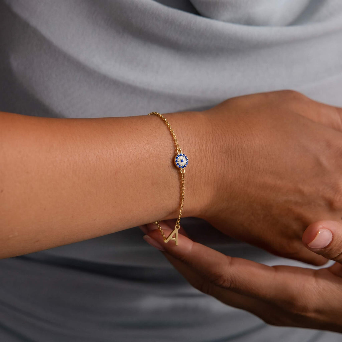 Kişiye Özel Harfli ve Nazar Boncuklu İnce Zincir Bileklik LuvianaJewelry