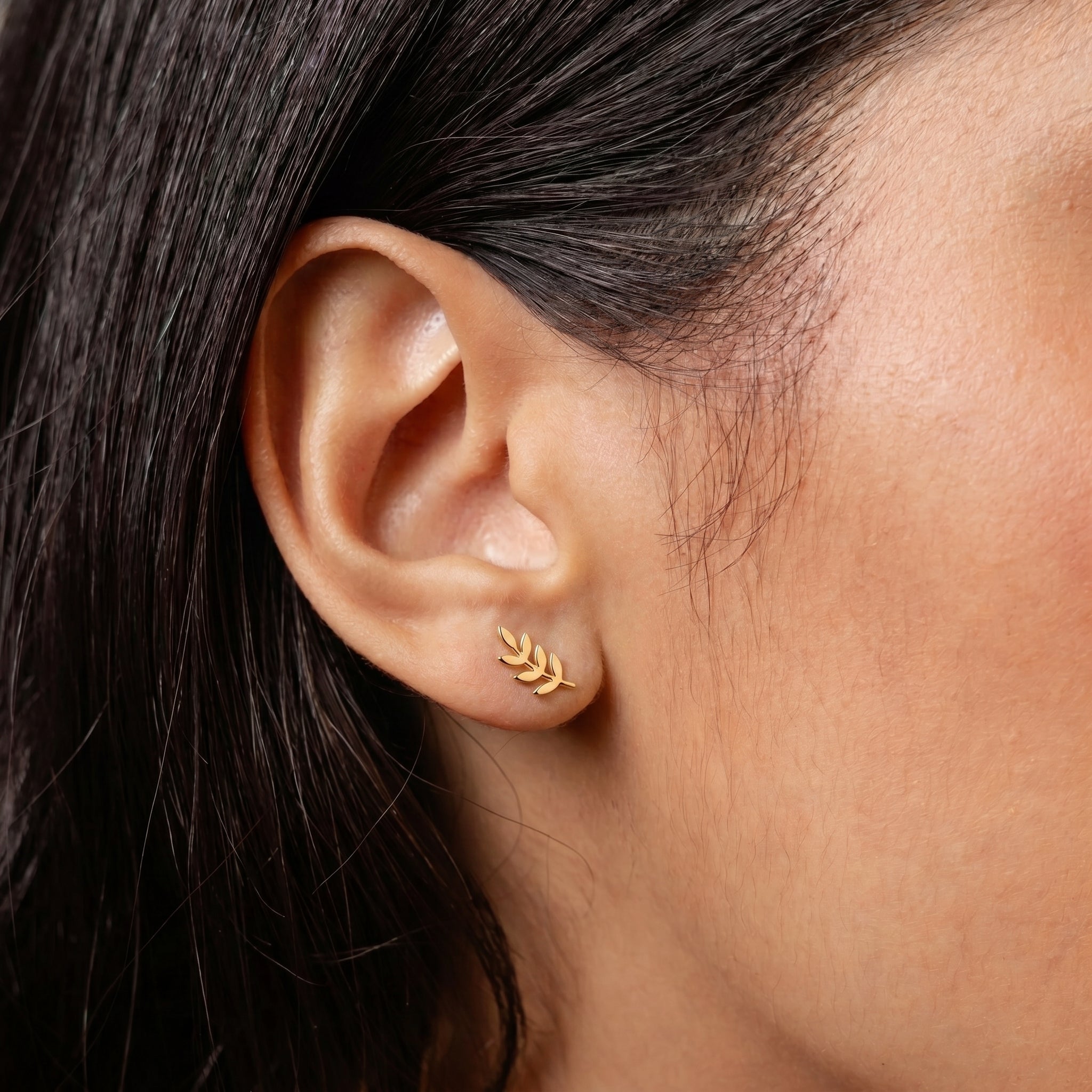 Altın Kaplama Gümüş Yaprak / Zeytin Dalı Çivi Küpe LuvianaJewelry